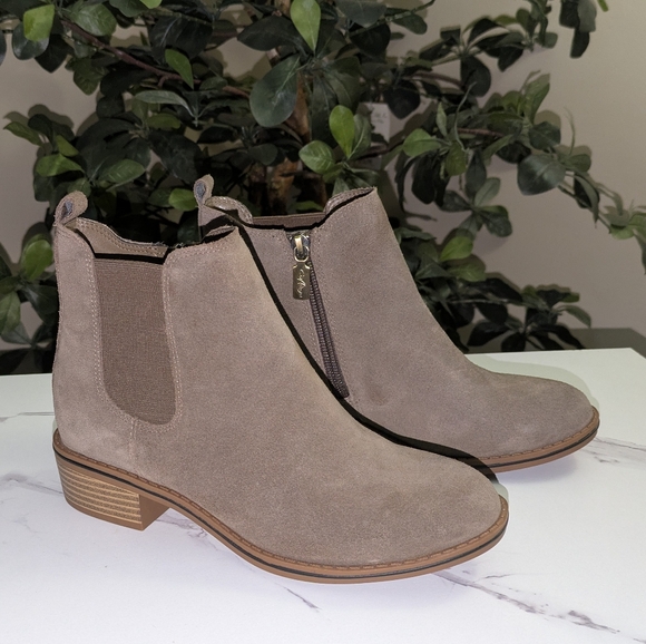 ❤️REDUCED PRICE❤️Aqua College Waterproof Ankle Boots NWT - Picture 3 of 7